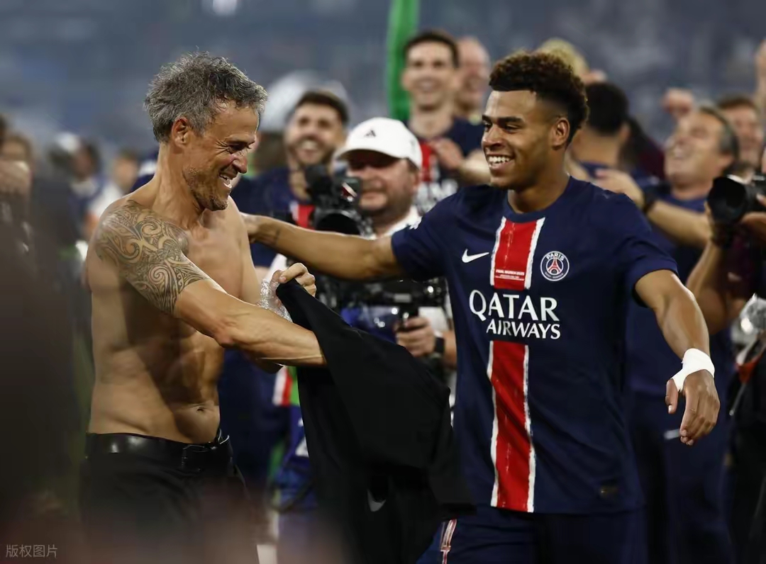 欧超杯国际比赛日走向成谜，罗马战术微调，管理层满意，临场指挥获称赞(战争与和平启示)